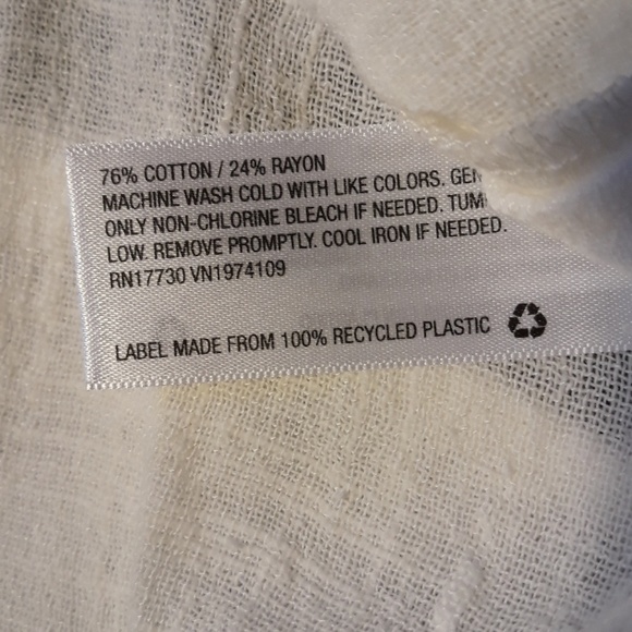 Universal Thread Small Button up Tank - Ivory - Picture 6 of 7